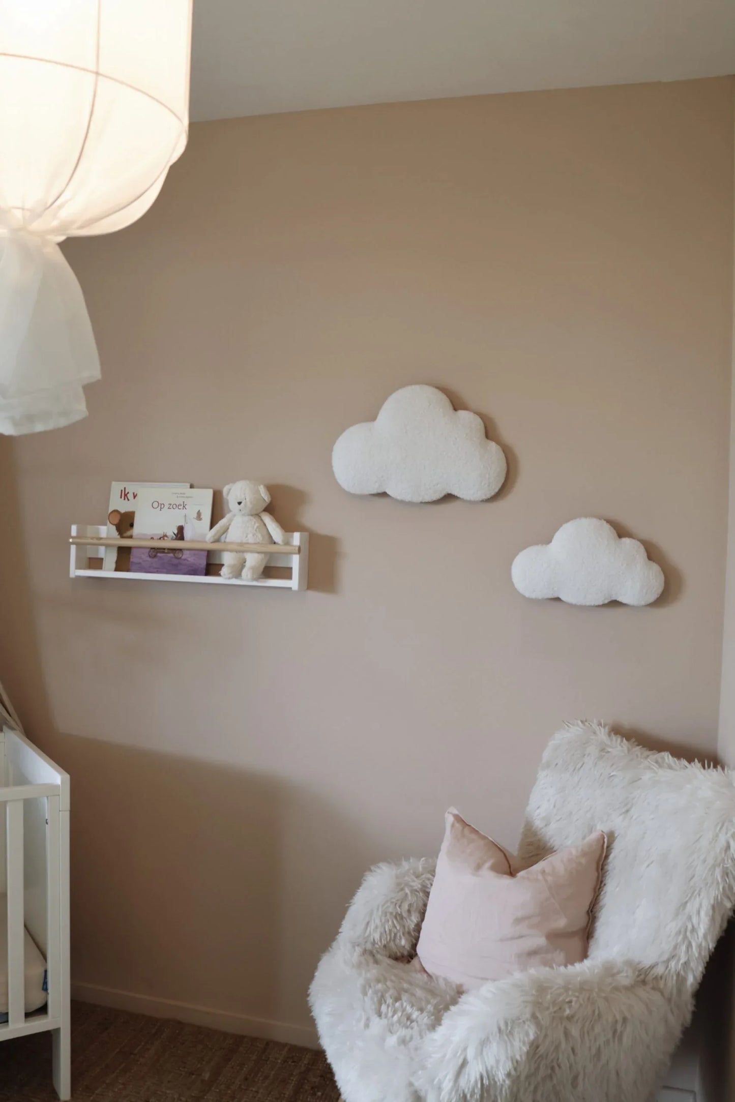 Nuage bouclé décoration murale chambre bébé fait main